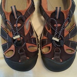 Keen women's waterproof sandals size 8